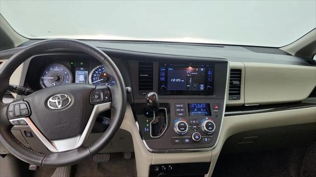 2017 Toyota Sienna XLE 8 Passenger