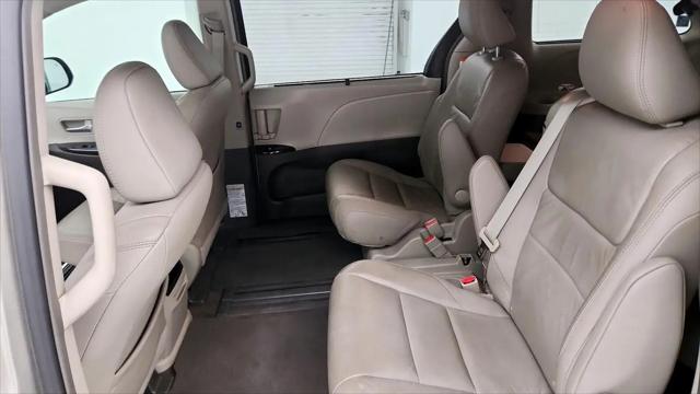 2017 Toyota Sienna XLE 8 Passenger