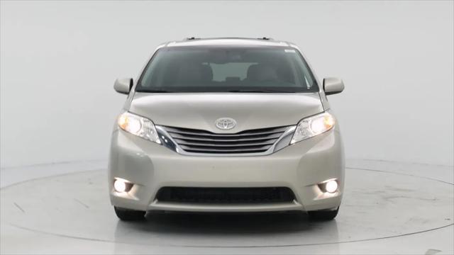 2017 Toyota Sienna XLE 8 Passenger