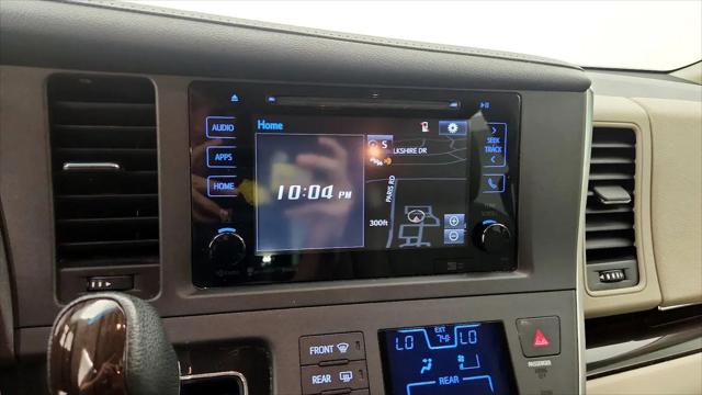 2017 Toyota Sienna XLE 8 Passenger