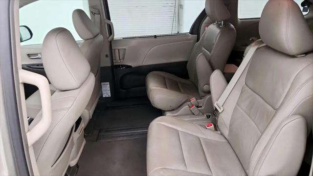2017 Toyota Sienna XLE 8 Passenger