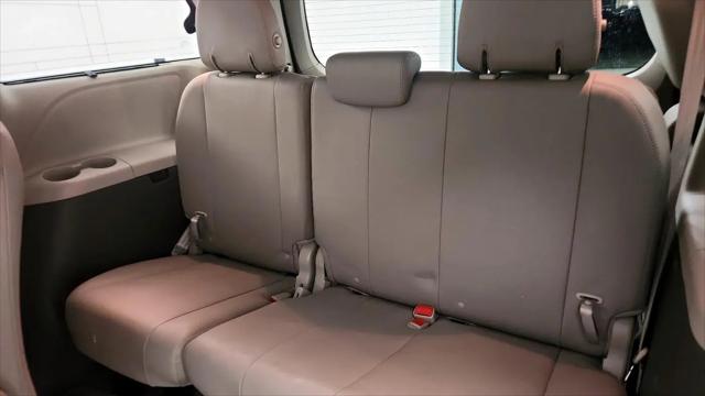 2017 Toyota Sienna XLE 8 Passenger