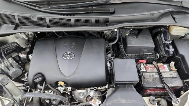 2017 Toyota Sienna XLE 8 Passenger