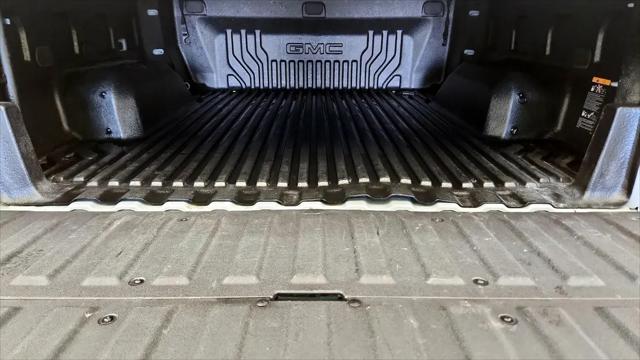 2024 GMC Sierra 1500 4WD Crew Cab Short Box Elevation with 3VL