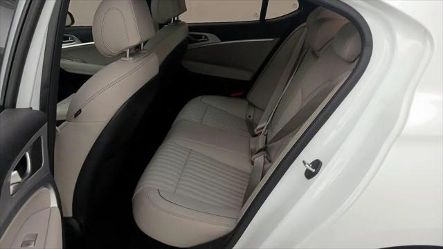 2023 Genesis G70 2.0T RWD