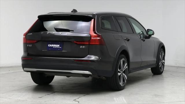 2025 Volvo V60 Cross Country Plus, B5 AWD Gas (mild hybrid)