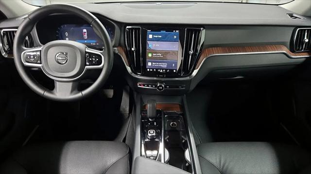 2025 Volvo V60 Cross Country Plus, B5 AWD Gas (mild hybrid)