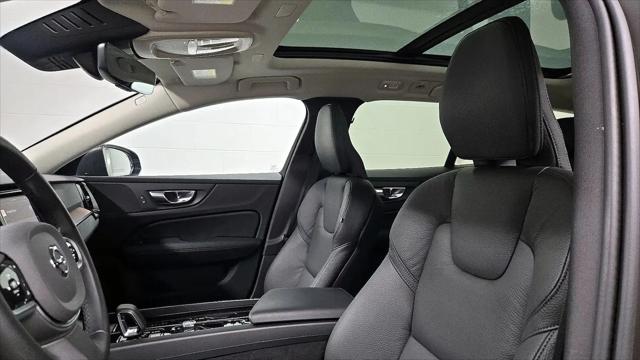 2025 Volvo V60 Cross Country Plus, B5 AWD Gas (mild hybrid)
