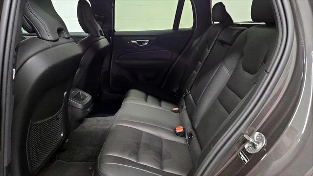 2025 Volvo V60 Cross Country Plus, B5 AWD Gas (mild hybrid)
