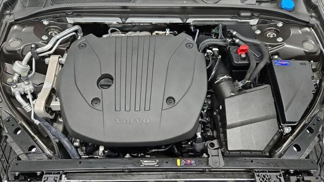 2025 Volvo V60 Cross Country Plus, B5 AWD Gas (mild hybrid)