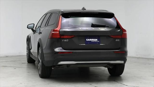 2025 Volvo V60 Cross Country Plus, B5 AWD Gas (mild hybrid)