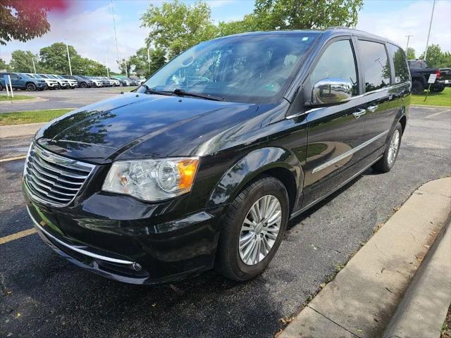 2015 Chrysler Town & Country Touring-L for sale in Olathe, KS