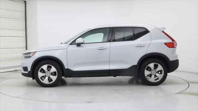 2020 Volvo XC40 T5 Momentum