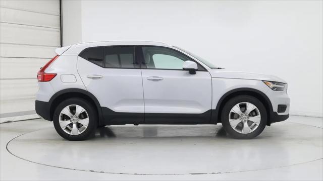 2020 Volvo XC40 T5 Momentum