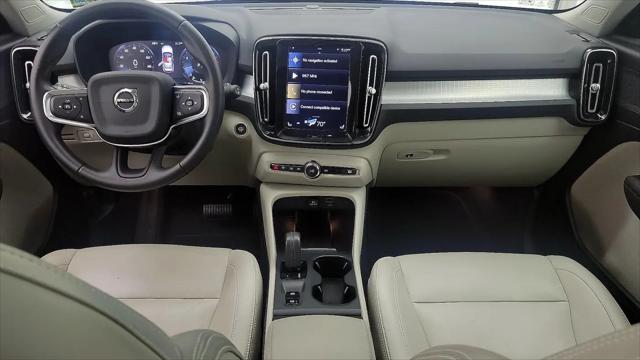 2020 Volvo XC40 T5 Momentum