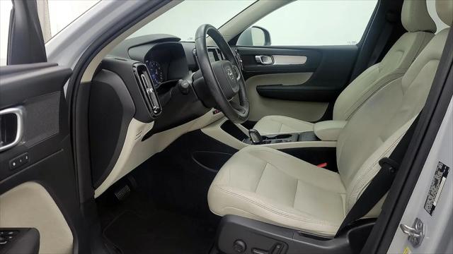 2020 Volvo XC40 T5 Momentum