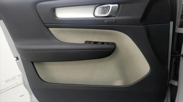 2020 Volvo XC40 T5 Momentum