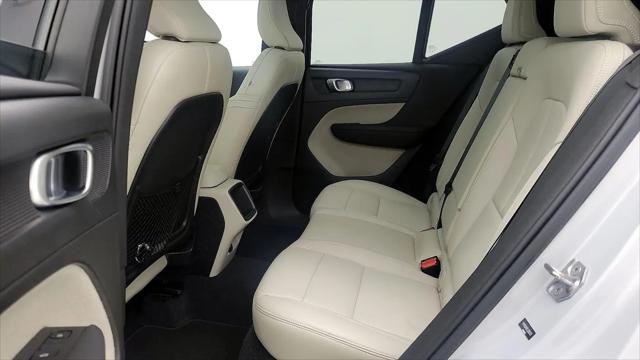 2020 Volvo XC40 T5 Momentum