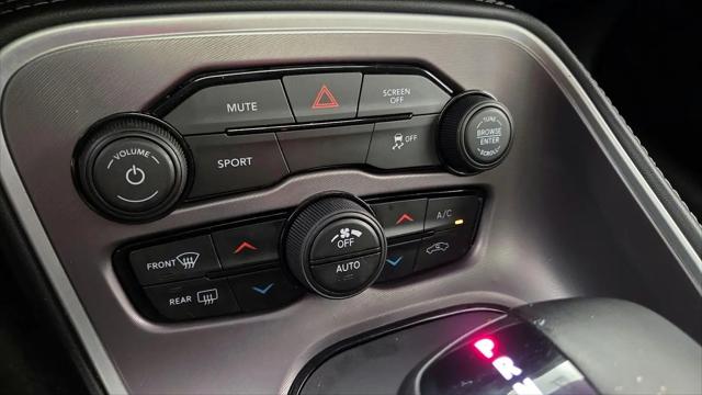 2022 Dodge Challenger SXT