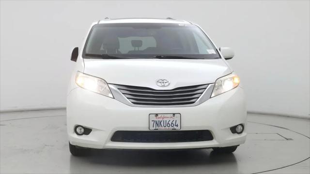 2015 Toyota Sienna XLE 8 Passenger