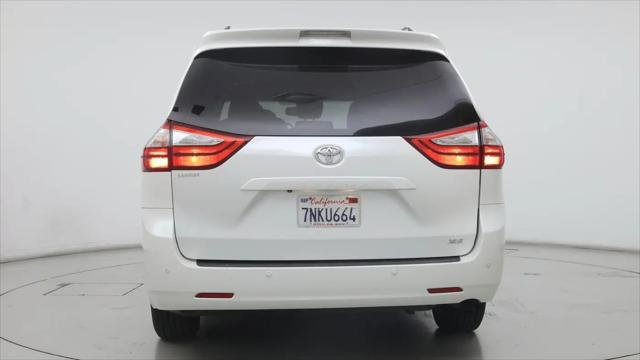 2015 Toyota Sienna XLE 8 Passenger
