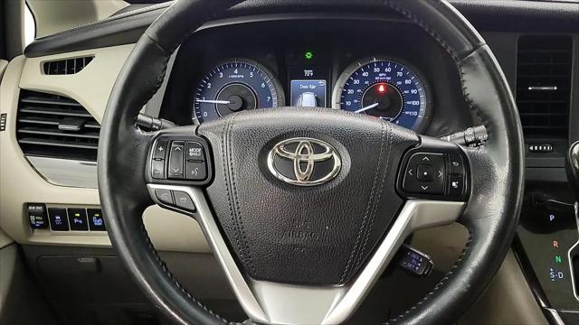 2015 Toyota Sienna XLE 8 Passenger