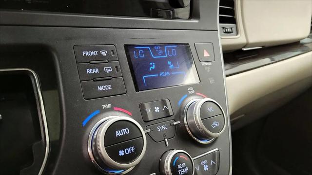 2015 Toyota Sienna XLE 8 Passenger