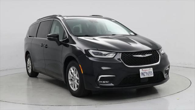 2022 Chrysler Pacifica Touring L for sale in Fresno, CA