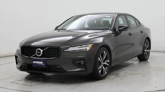 2024 Volvo S60 B5 Plus Dark Theme