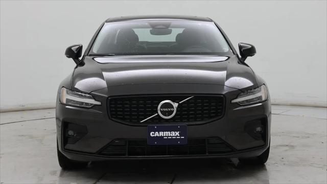 2024 Volvo S60 B5 Plus Dark Theme