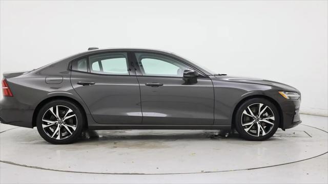 2024 Volvo S60 B5 Plus Dark Theme