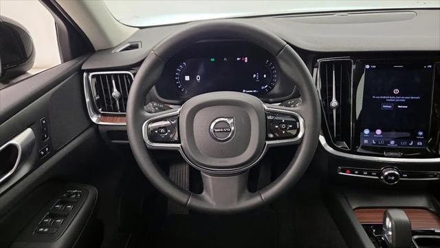 2024 Volvo S60 B5 Plus Dark Theme