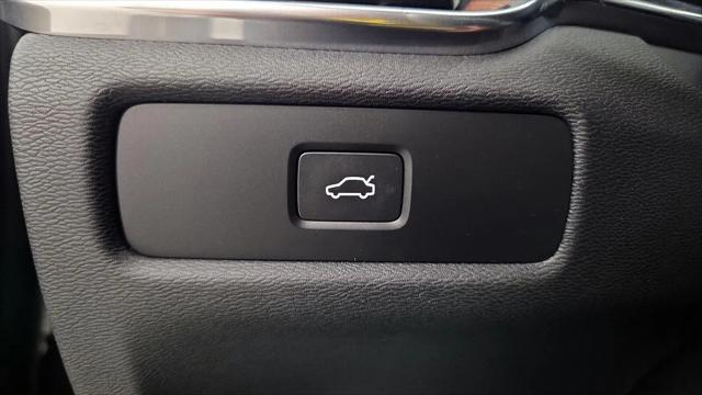 2024 Volvo S60 B5 Plus Dark Theme