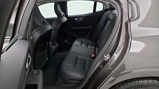 2024 Volvo S60 B5 Plus Dark Theme