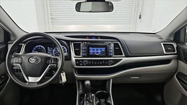 2019 Toyota Highlander LE