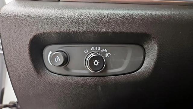 2022 Chevrolet Traverse AWD LT Cloth