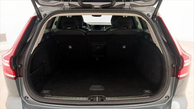 2021 Volvo V60 Cross Country T5