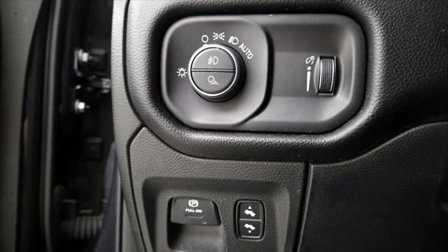 2020 Ram 1500 Big Horn Crew Cab 4x4 5'7" Box