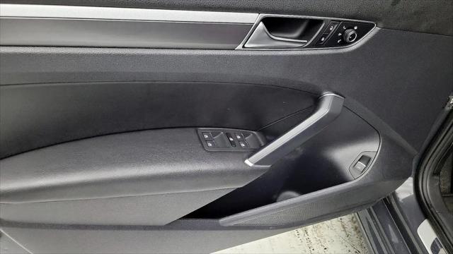 2017 Volkswagen Passat 1.8T R-Line
