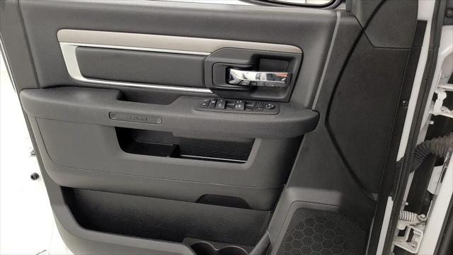 2024 Ram 1500 Classic Warlock Crew Cab 4x2 5'7" Box