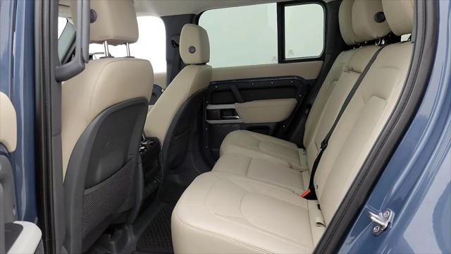 2023 Land Rover Defender 110 SE