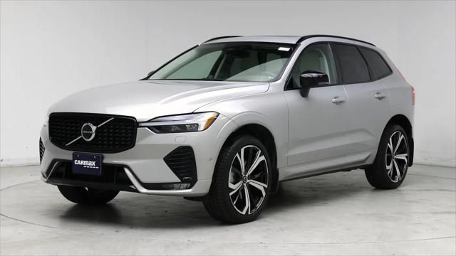 2024 Volvo XC60 B5 Ultimate Dark Theme