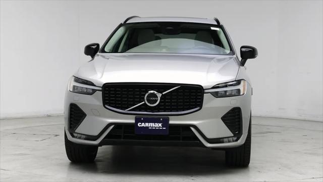 2024 Volvo XC60 B5 Ultimate Dark Theme