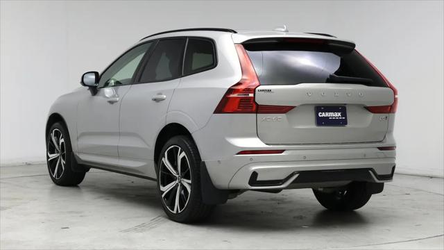2024 Volvo XC60 B5 Ultimate Dark Theme