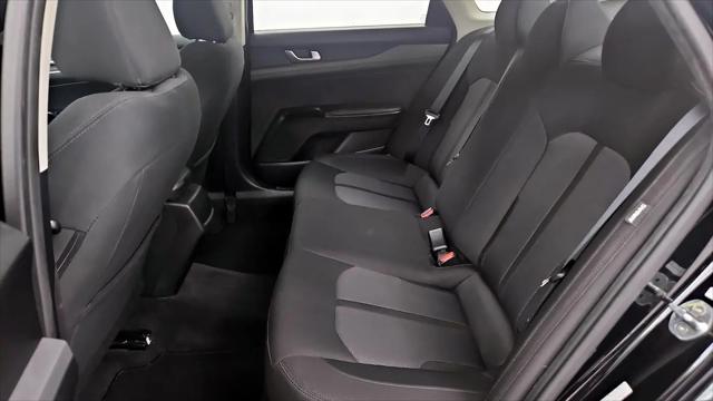 2022 Kia K5 LX