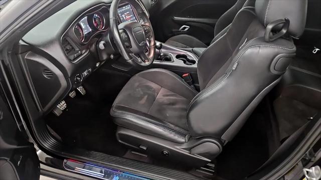 2017 Dodge Challenger 392 Hemi Scat Pack Shaker
