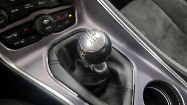 2017 Dodge Challenger 392 Hemi Scat Pack Shaker