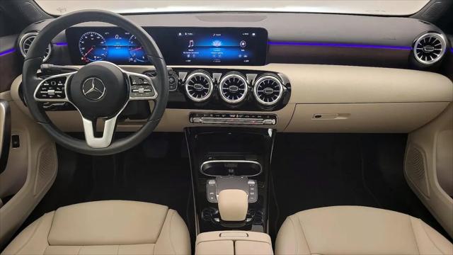2022 Mercedes-Benz A 220 A 220
