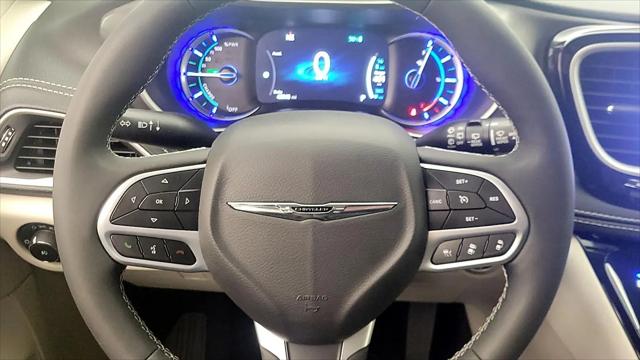 2023 Chrysler Pacifica Hybrid Touring L