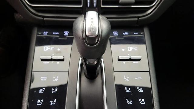 2022 Porsche Macan Macan
